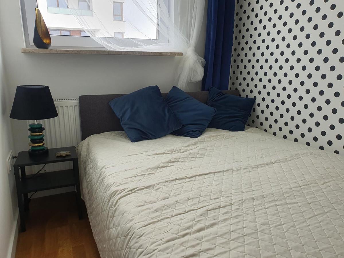 Apartament Przy Metro Варшава Екстериор снимка